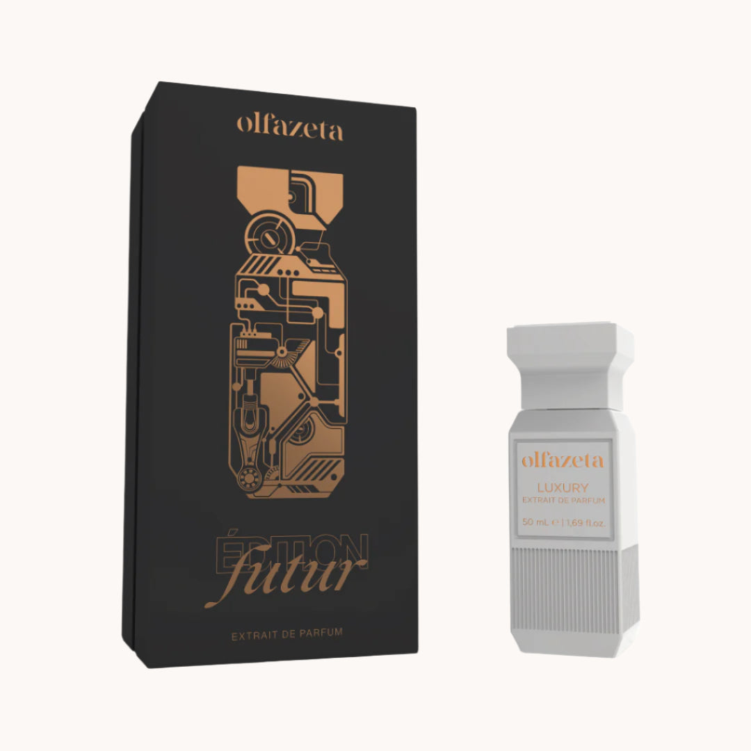 ASTRAL24 – elegantes Parfum für Träumerinnen, inspiriert von interstellaren Reisen. Mit spritzigen Kopfnoten aus Bergamotte, Champagner und Zitrone, floralen Herznoten wie Jasmin, Neroli und Pfingstrose, und einer warmen Basis aus Amber, weißem Moschus und Holz.